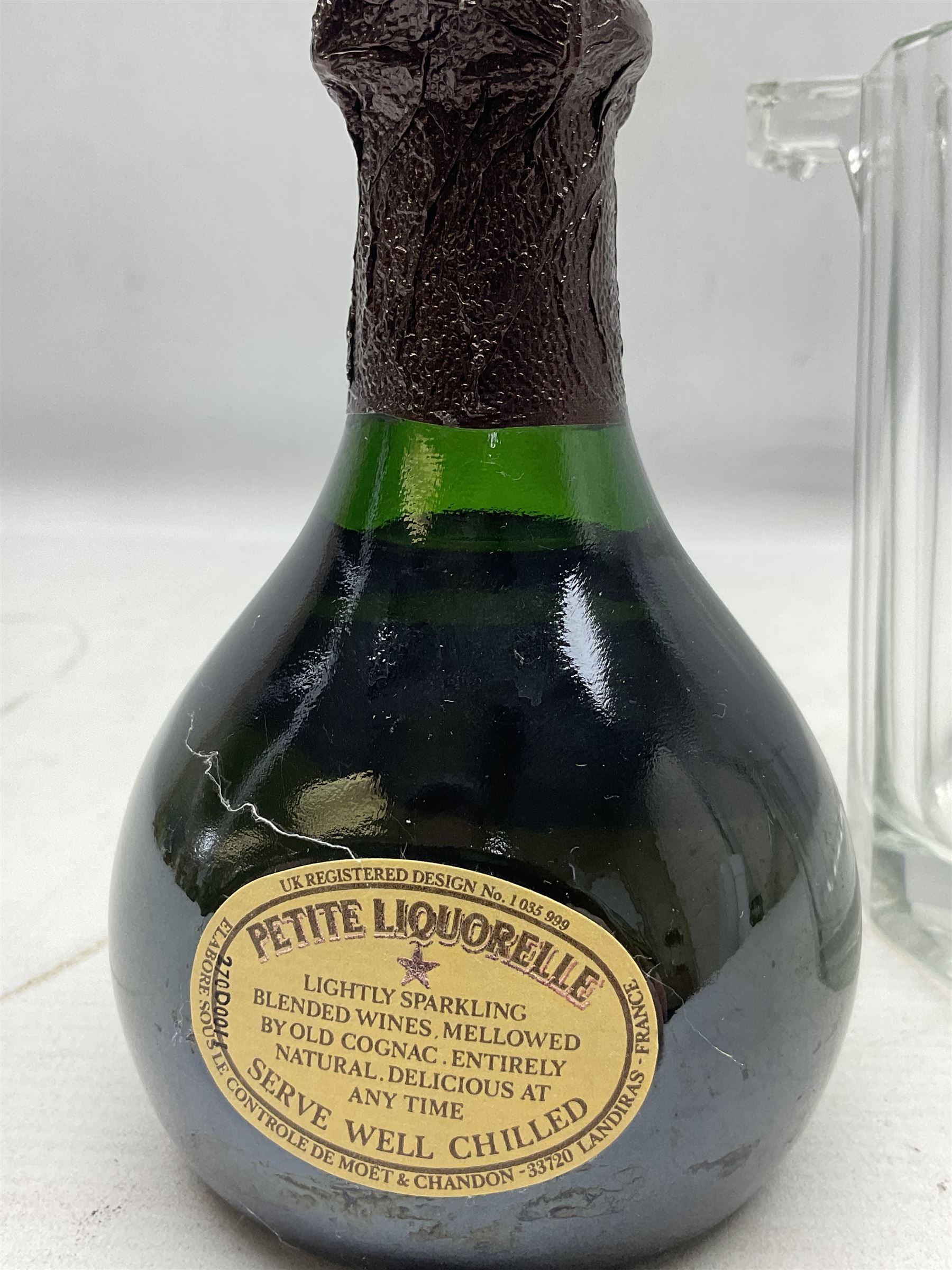 Petite liquorelle moet chandon glass best sale ice bucket