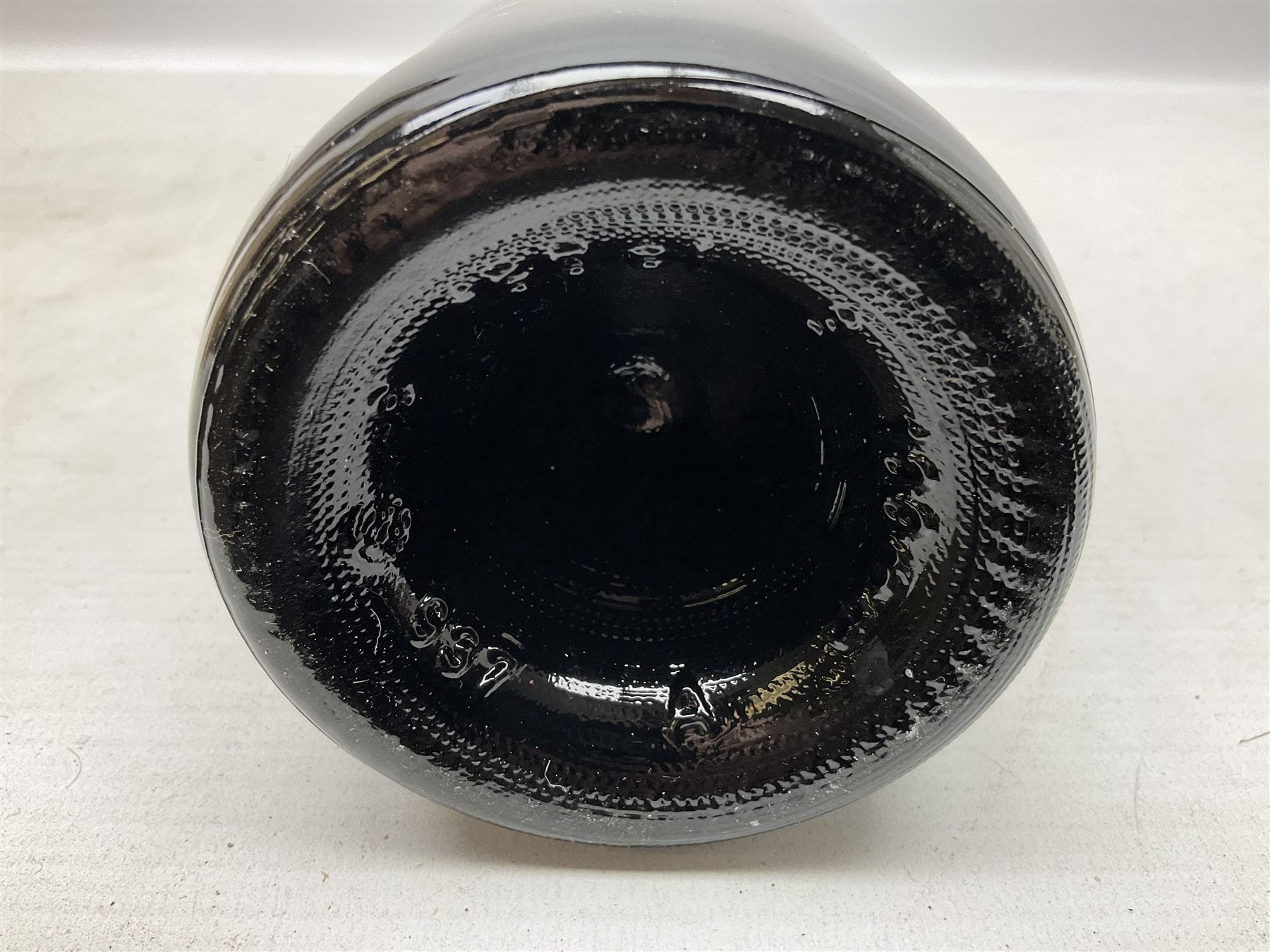 D`Arenburg 2007 The dead Arm Shiraz, 1.5 litre, 14%, together with Grahams 2001 crusted port, 75cl, 20%, both boxed 