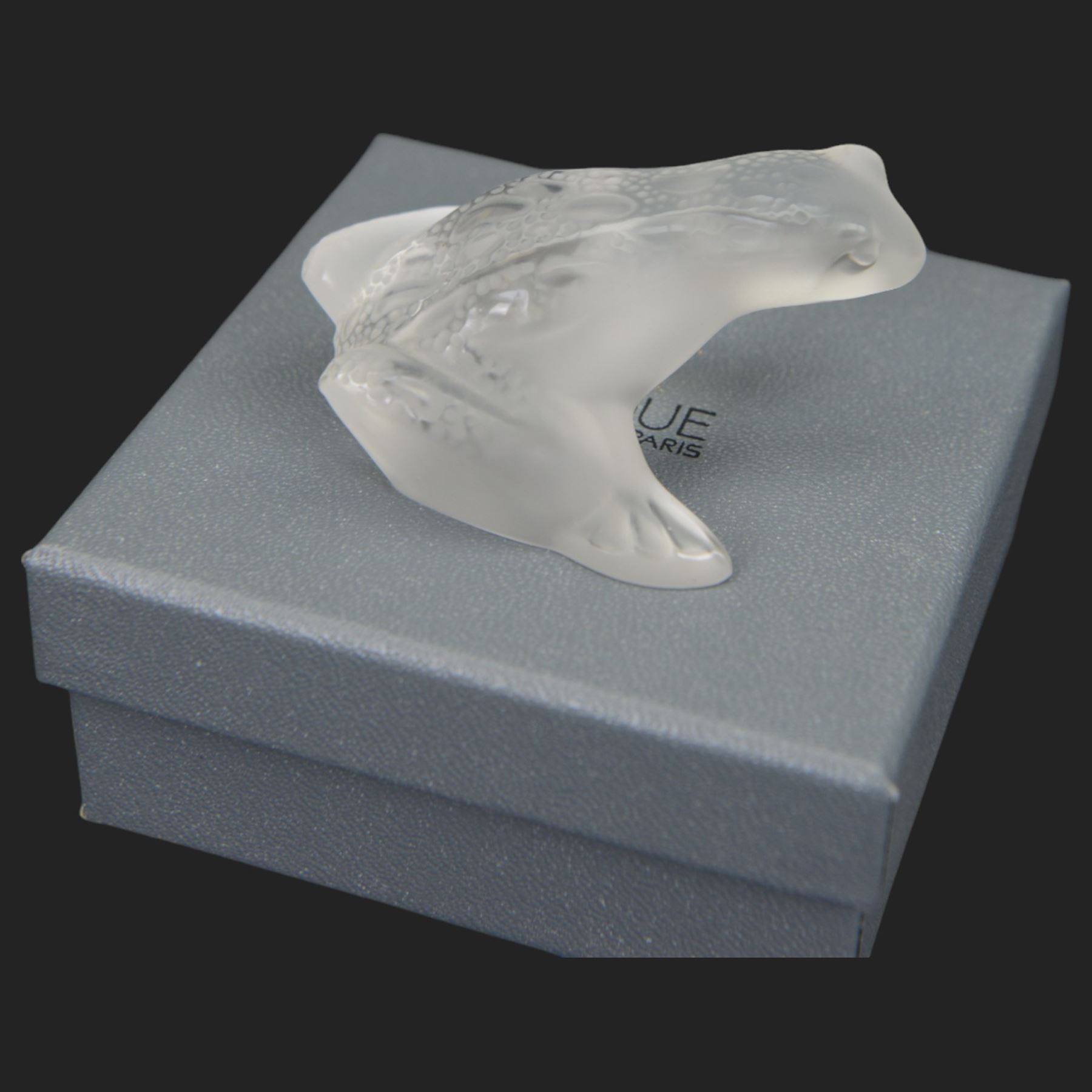 Lalique small glass frog, signed to base, with original box, H3cm
