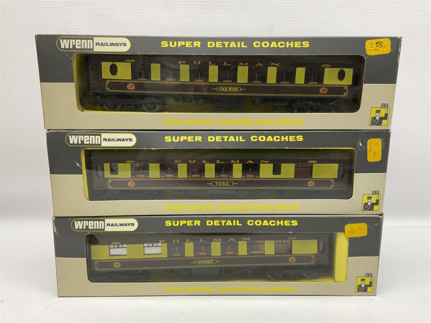 Wrenn '00' gauge - three Pullman passenger coaches 'Vera', 'Audrey' and 'Car No.86'; all boxed; and two 'Brighton Belle' 1st Class coaches Nos.S280S and S284S; both unboxed (5)