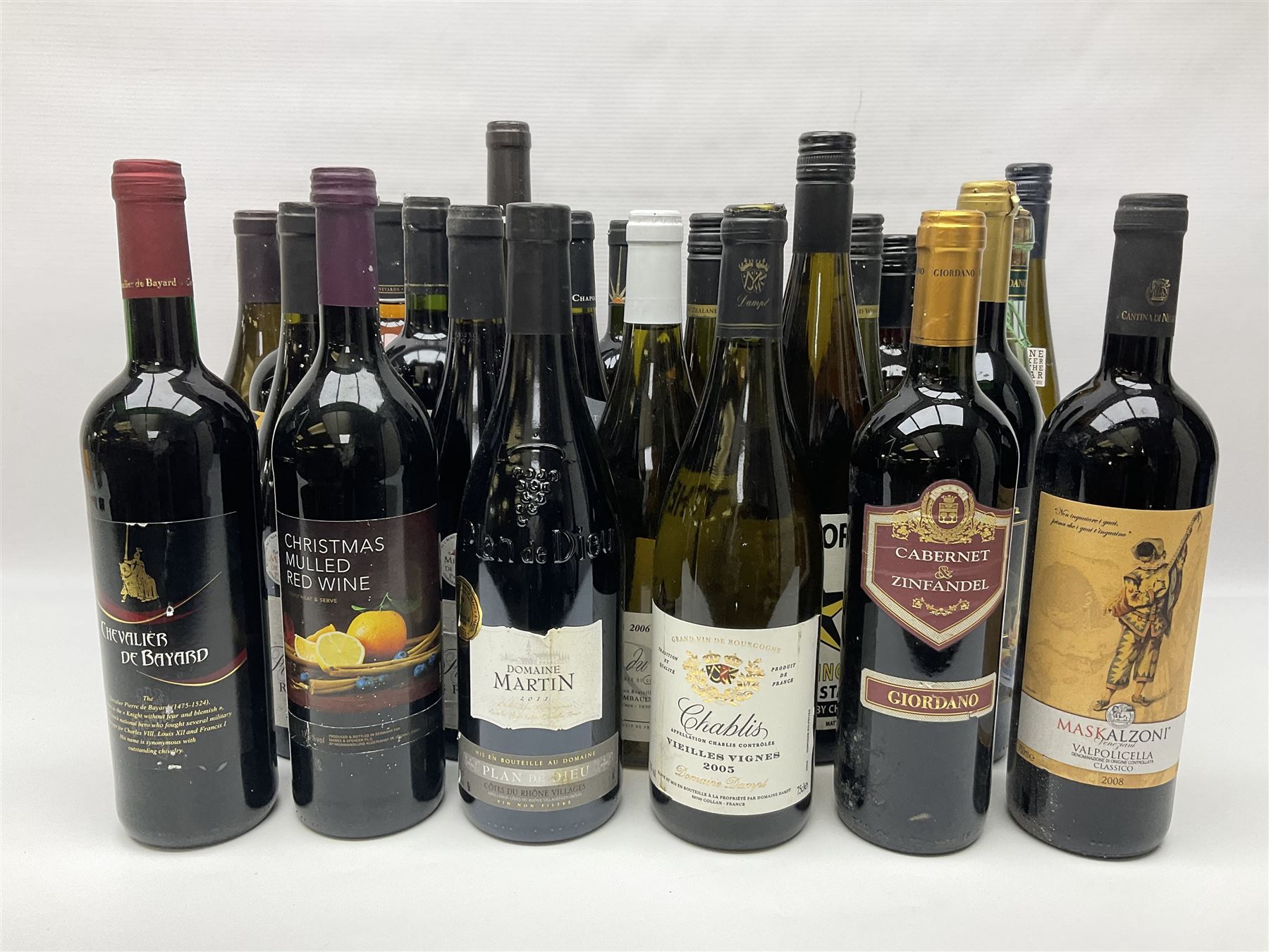 Mixed wine, including Domaine Martin 2011 Plan De Dieu, L'Oratoire de Millegrand 2006, Sauvignon Blanc, Giordano 2014 Pinot Grigio, various content and proof (27)