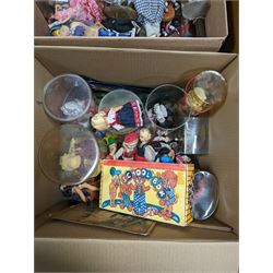 Franklin Heirloom doll, Cinderella, in wooden display case, together with a collection of 'Dolls of the World' and similar