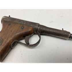 GAT .177 plunge action air pistol the butt impressed 'Reg.Us.Pat. Made in Japan' L22cm