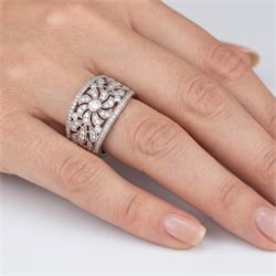 18ct white gold diamond floral ring, milgrain and pierced design set with round brilliant cut diamonds, Edinburgh 2017
