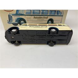Dinky - Road Grader No.963; with blister box; Majorette Fire Engine No.3096; in window box; seven Matchbox 'Dinky Collection' die-cast models; all boxed; and American Popular Imports Inc. moulded resin fire engine; boxed (10)