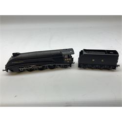 Hornby '00' gauge - LMS Streamlined Princess Coronation Class 4-6-2 locomotive 'Duchess of Hamilton' no. 6229, Class A4 4-6-2 locomotive 'Sir Charles Newton' no. 4901 and Class A4 4-6-2 locomotive 'Mallard' no. 4468, all DCC ready (3)