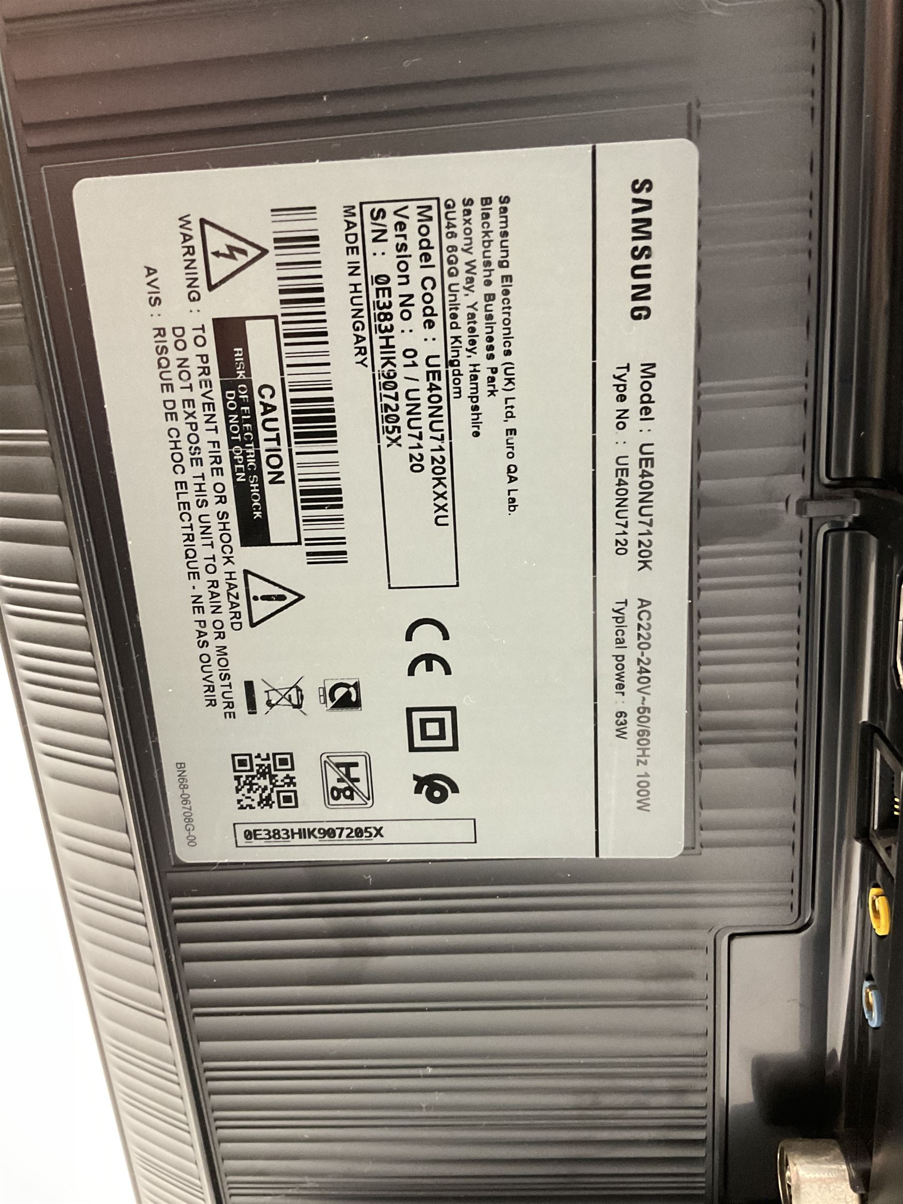 Samsung UE40NU7120K television with remote control 