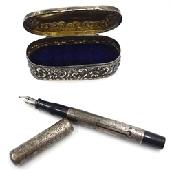  Latvian silver-gilt mounted onyx cigarette case with amethyst button stamped 11 PC8 hallmark 875, Victorian silver ring box, silver fountain pen and three napkin rings  