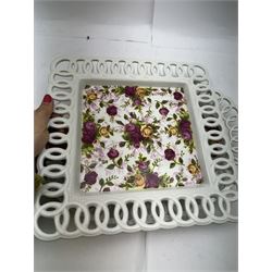 Royal Albert Old Country Roses pattern tea and dinner wares, including tiered cake stands, cake plate, napkin rings, egg cups, pierced serving platters, etc 