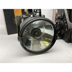 WW2 Air Ministry Bubble Sextant Mk. IXA 6B/218 No.561/44 in original box; and Air Ministry Lamp Signalling Type 