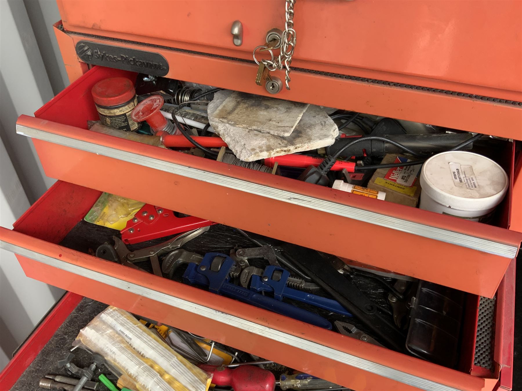 Sykes Pickavant tool chest with content  - THIS LOT IS TO BE COLLECTED BY APPOINTMENT FROM DUGGLEBY STORAGE, GREAT HILL, EASTFIELD, SCARBOROUGH, YO11 3TX