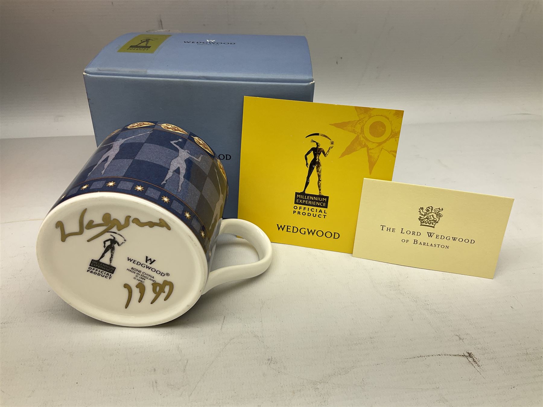 Yosi 1969様　3個【海洋堂】 Wedgwood Clarice Cliff 'Yo-Yo' vase in the 'Broth' pattern