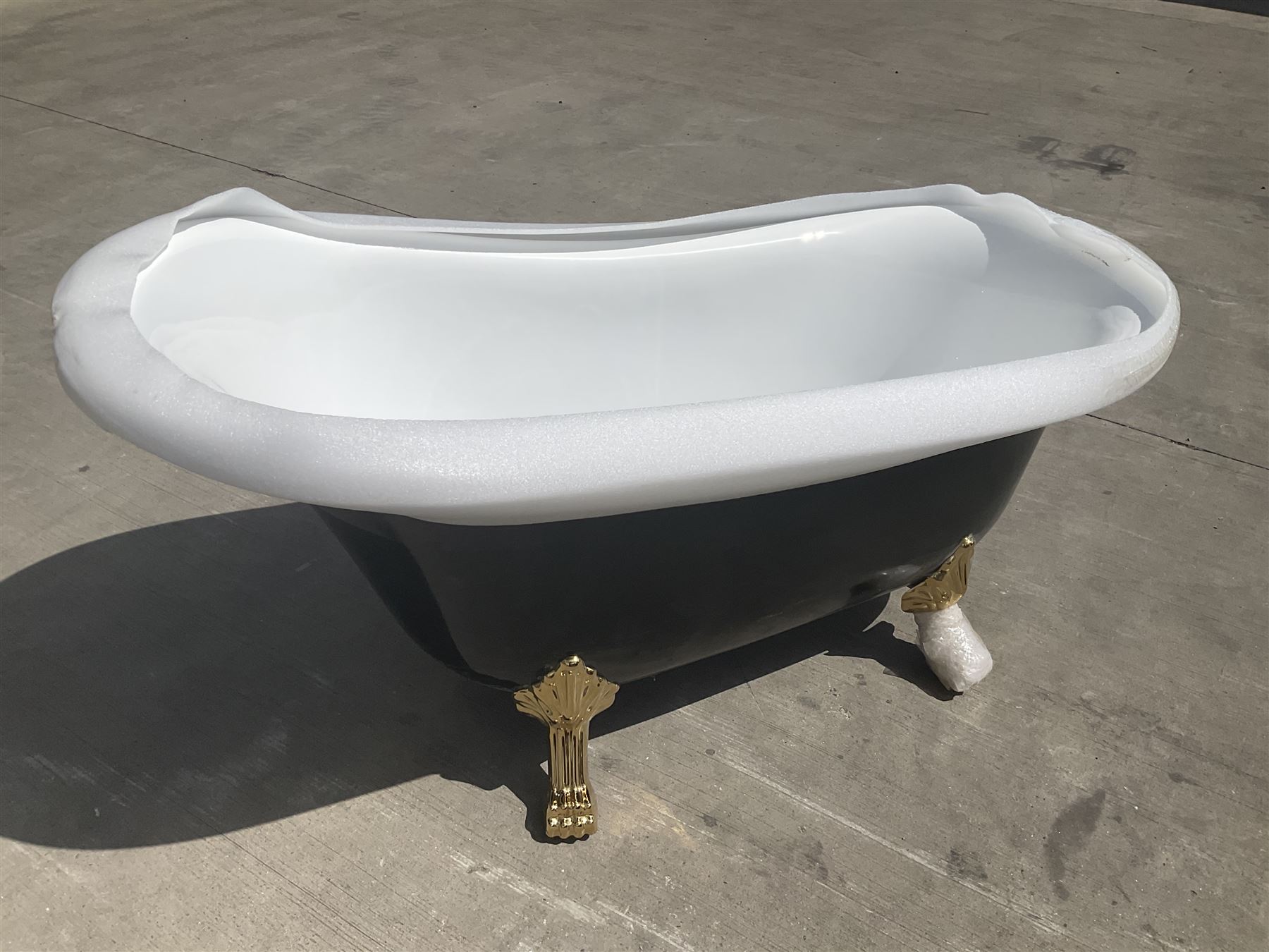 Roll top slipper Fiberglass bath with chrome gold lion paw legs - THIS LOT IS TO BE COLLECTED BY APPOINTMENT FROM DUGGLEBY STORAGE, GREAT HILL, EASTFIELD, SCARBOROUGH, YO11 3TX
