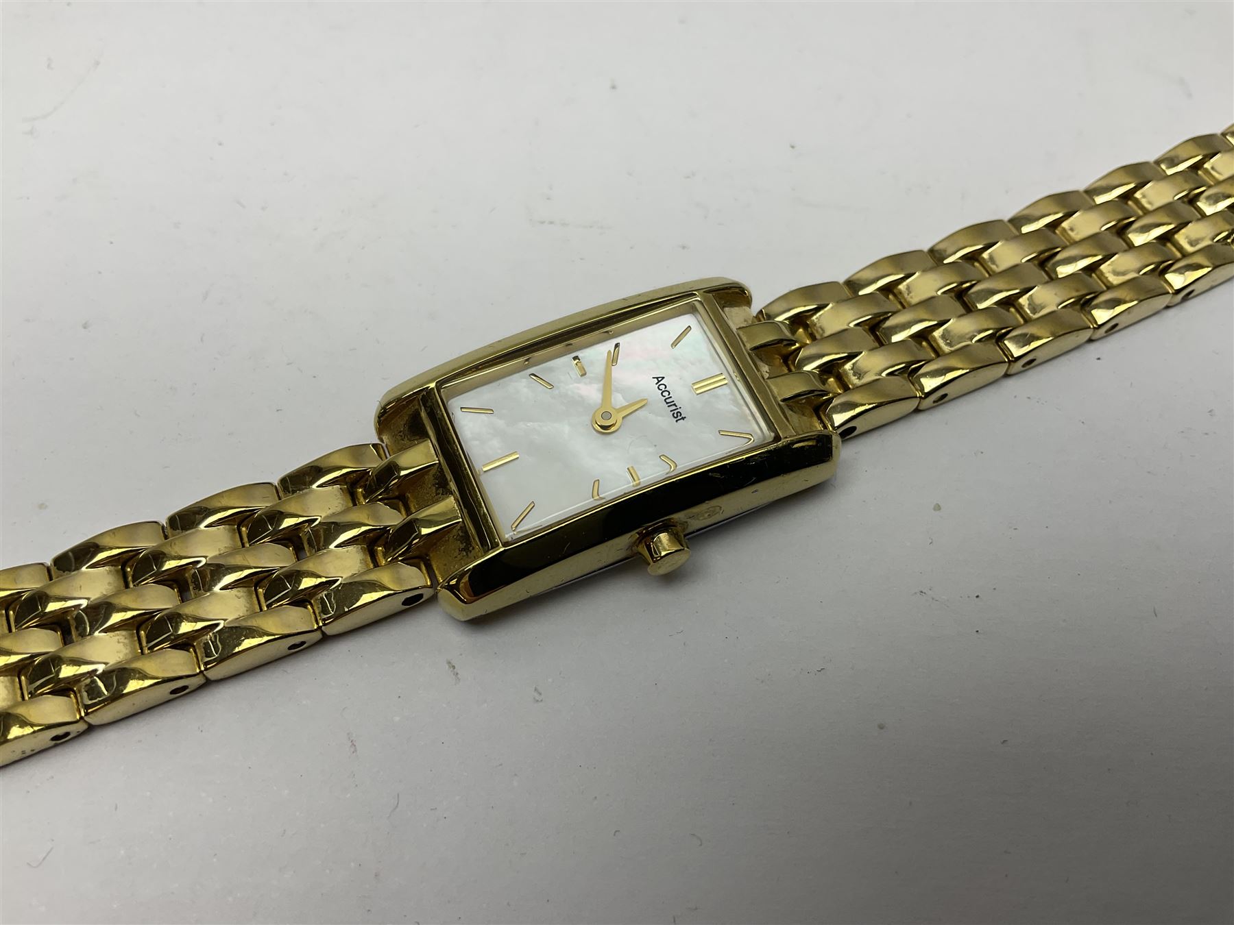 Four gentlemans wristwatches including Seiko Kinetic 50M, Pulsar, Sekonda and Constantin Quartz, boxed, together with a ladies Accurist wristwatch