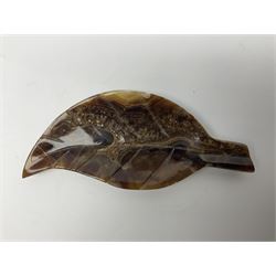 Hardstone dish in the form of a leaf, L10cm