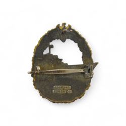 WWII German Third Reich Kriegsmarine Destroyer Badge by Schwerin, with maker’s mark ‘Schwerin Berlin 68 beneath