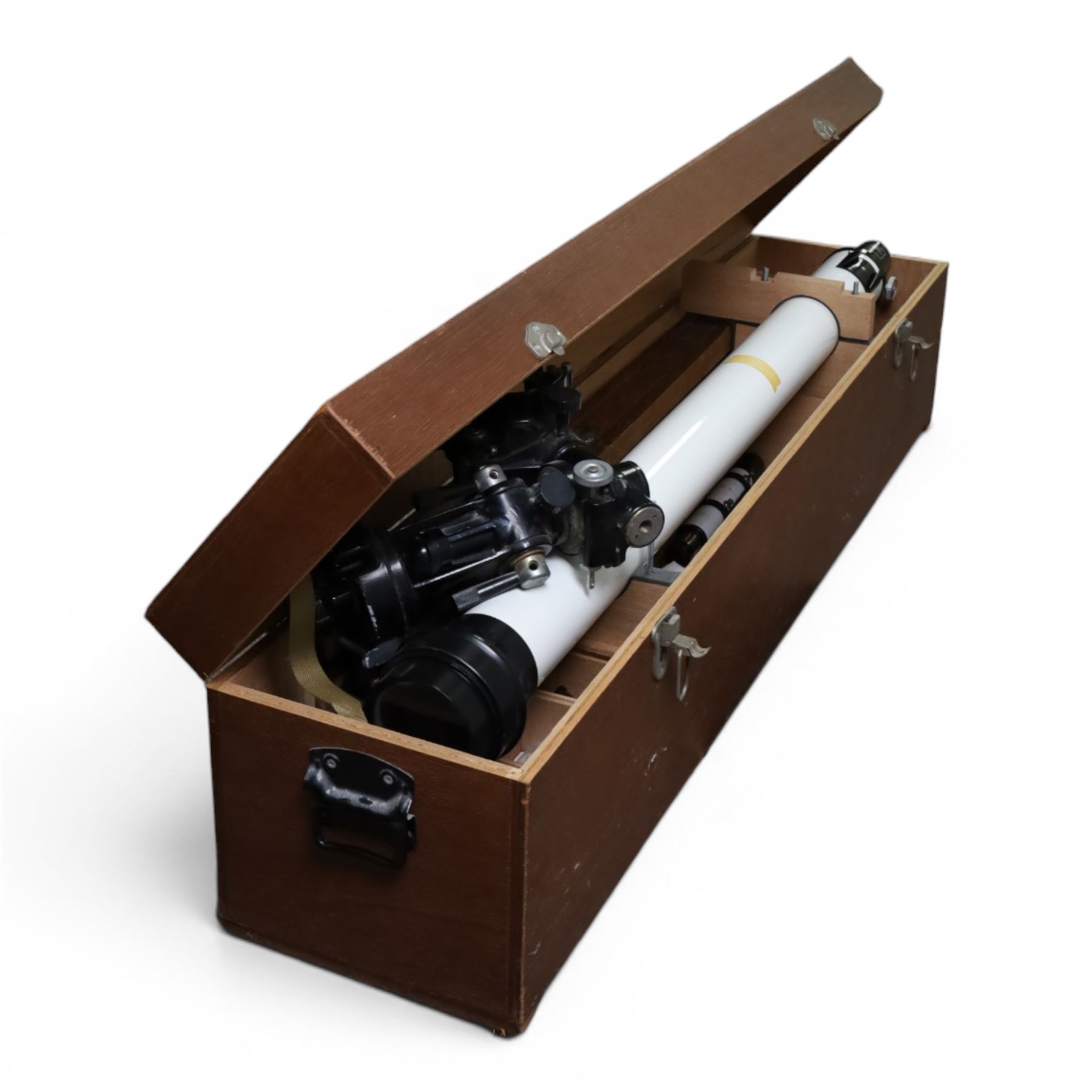 Prinz Optics Astronomical telescope model 660, D = 76.2mm, f/1250mm, with wooden tripod in a wooden box 