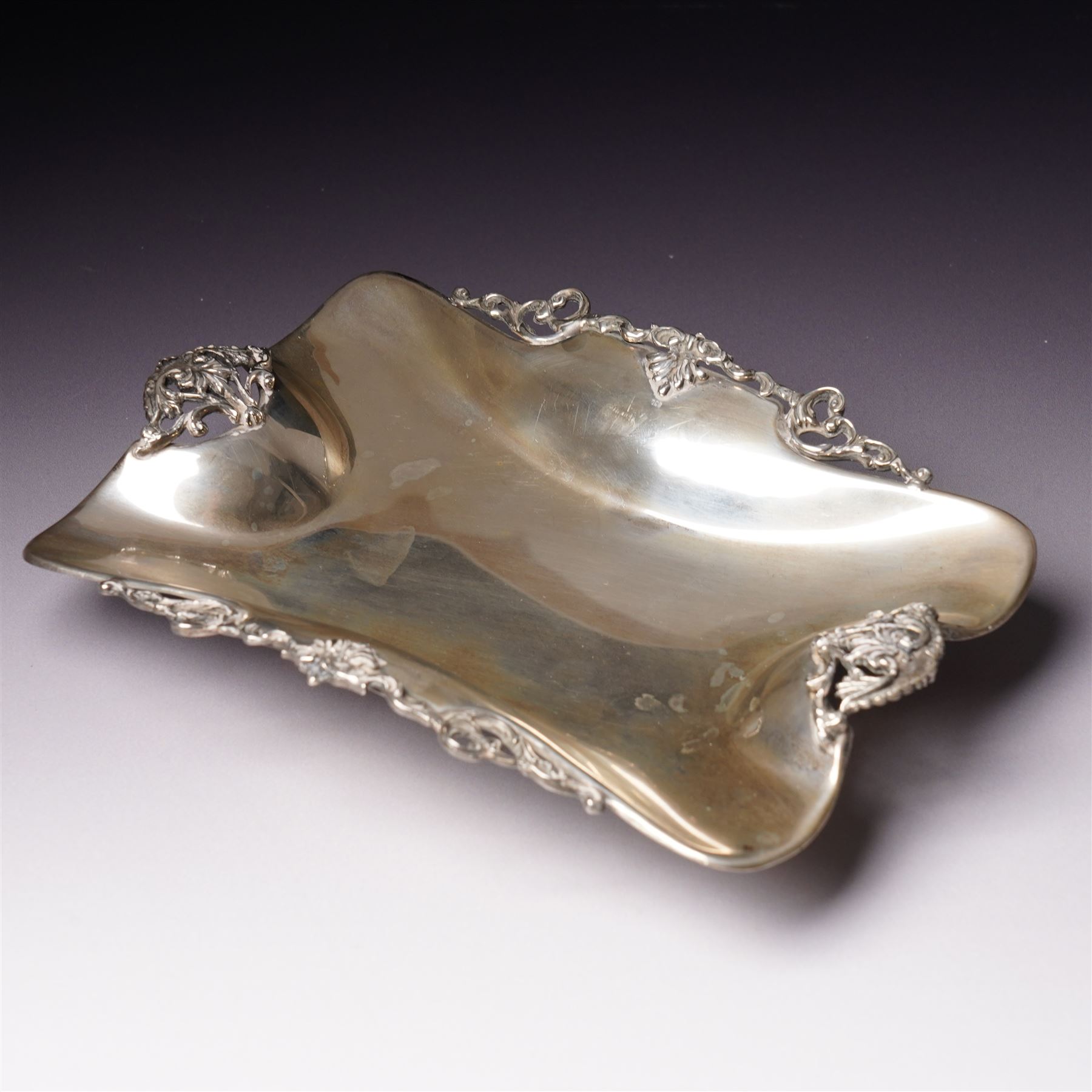 Continental 830 standard shaped rectangular shallow dish with pierced and moulded borders W18cm and an 830 standard oval dish with pierced handles W15cm