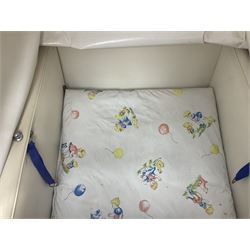 Marmet coach built 1964 pram, with detachable body, brown coachwork and hood, L118cm, H113cm