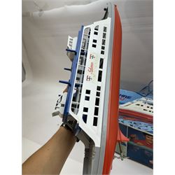 Schuco battery operated remote control model of a boat, Bondensee Fahre (Lake Constance Ferry) 'Fontainbleau', model no 763 380, boxed