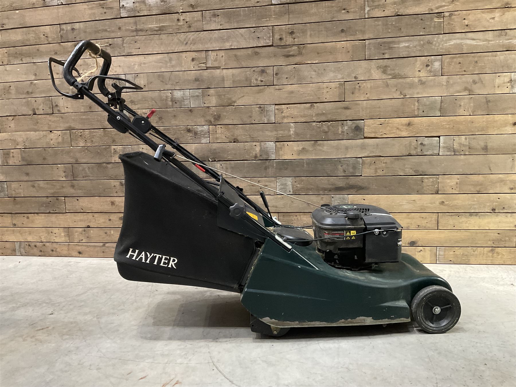 Hayter Harrier 48 lawnmower 