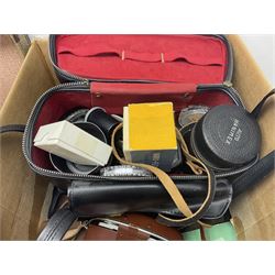 Quantity of cameras, to include Rollei 35 LED compact film camera, Praktica, Polaroid, etc