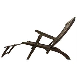 Hardwood framed folding garden steamer chair with fold-out foot rest 