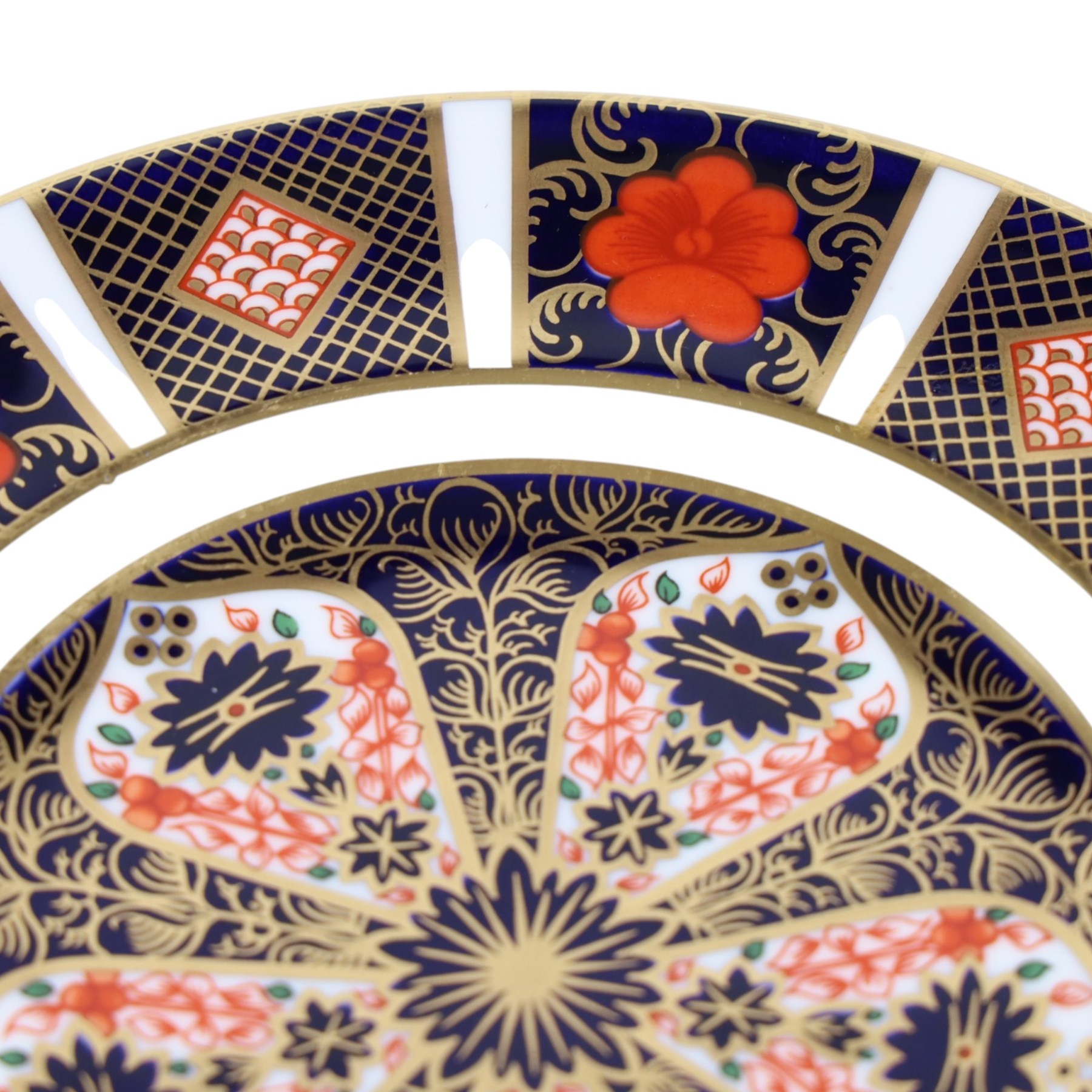 Set of six Royal Crown Derby Old Imari 1128 pattern set of six teacups, saucers and tea plates