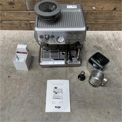 Sage Espresso machine BES870UK bean to cup coffee machine