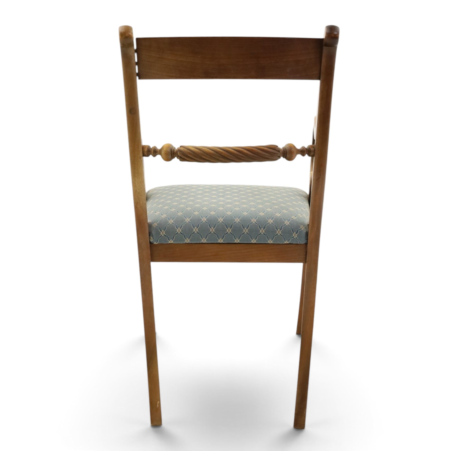 19th century mahogany extending dining table, rectangular top with rounded corners raised on turned and fluted supports with brass cups and castors, with two additional leaves; with set of eight (6+2) Regency design mahogany dining chairs, spiral-reeded back-bar over drop-in seats and sabre supports (W54cm H85cm)