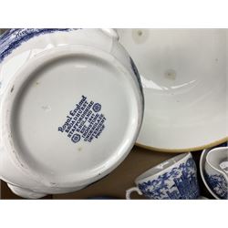 Sadler Kleen Kitchen Ware decorated with green stripes, together with two T.G Green 'The Gripstand' mixing bowls, James Broadhurs1977 silver jubilee tea service for six