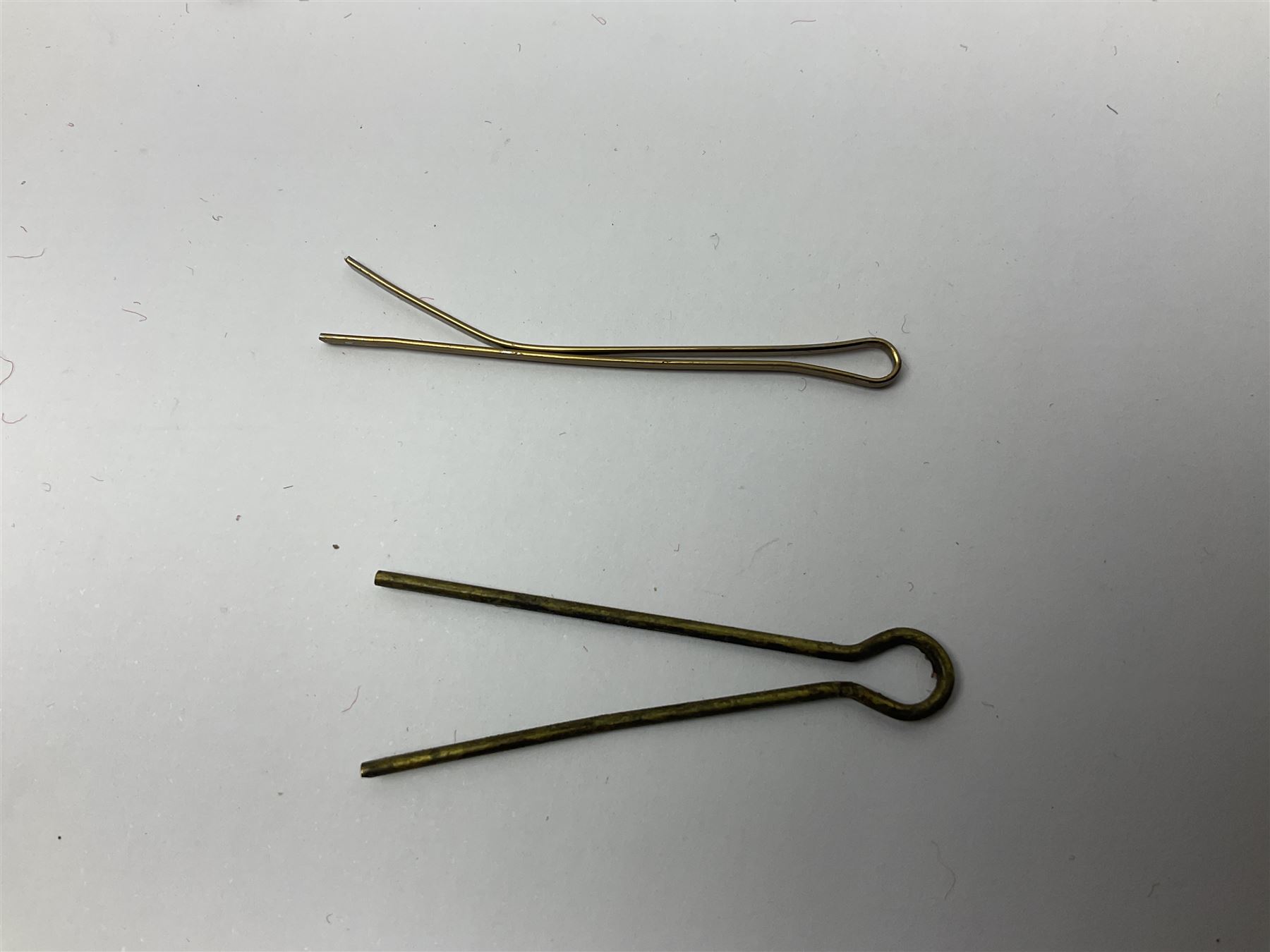 Seventeen cap badges including Expeditionary Forces Canteen, Machine Gun Corps, Tank Regiment, Jewish Battalions, Ordnance Corps, Medical Corps, Cyclist Corps, RFC & RAF, Veterinary Corps, Drake battalion etc (17)