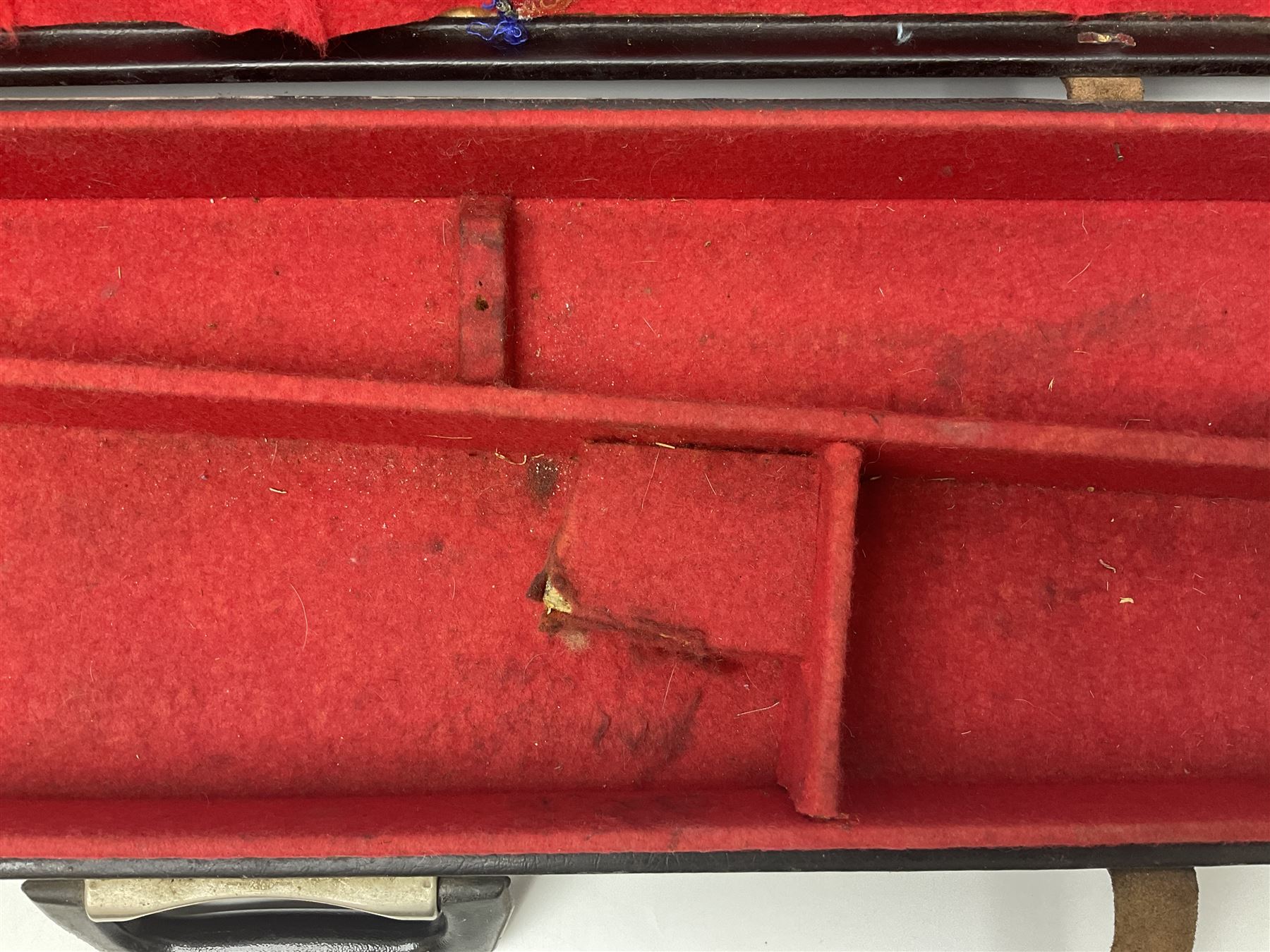 Browning black plastic shotgun case to accommodate 76.2cm (30