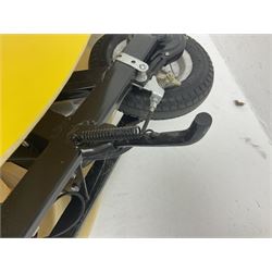 E-Scooter yellow electric 2-wheel scooter with seat and charger L106cm