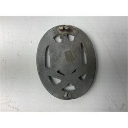 WW2 German General Assault badge and a Wound badge (2)