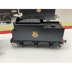 Hornby '00' gauge - Class Q1 0-6-0 locomotive No.33037; boxed with slipcase