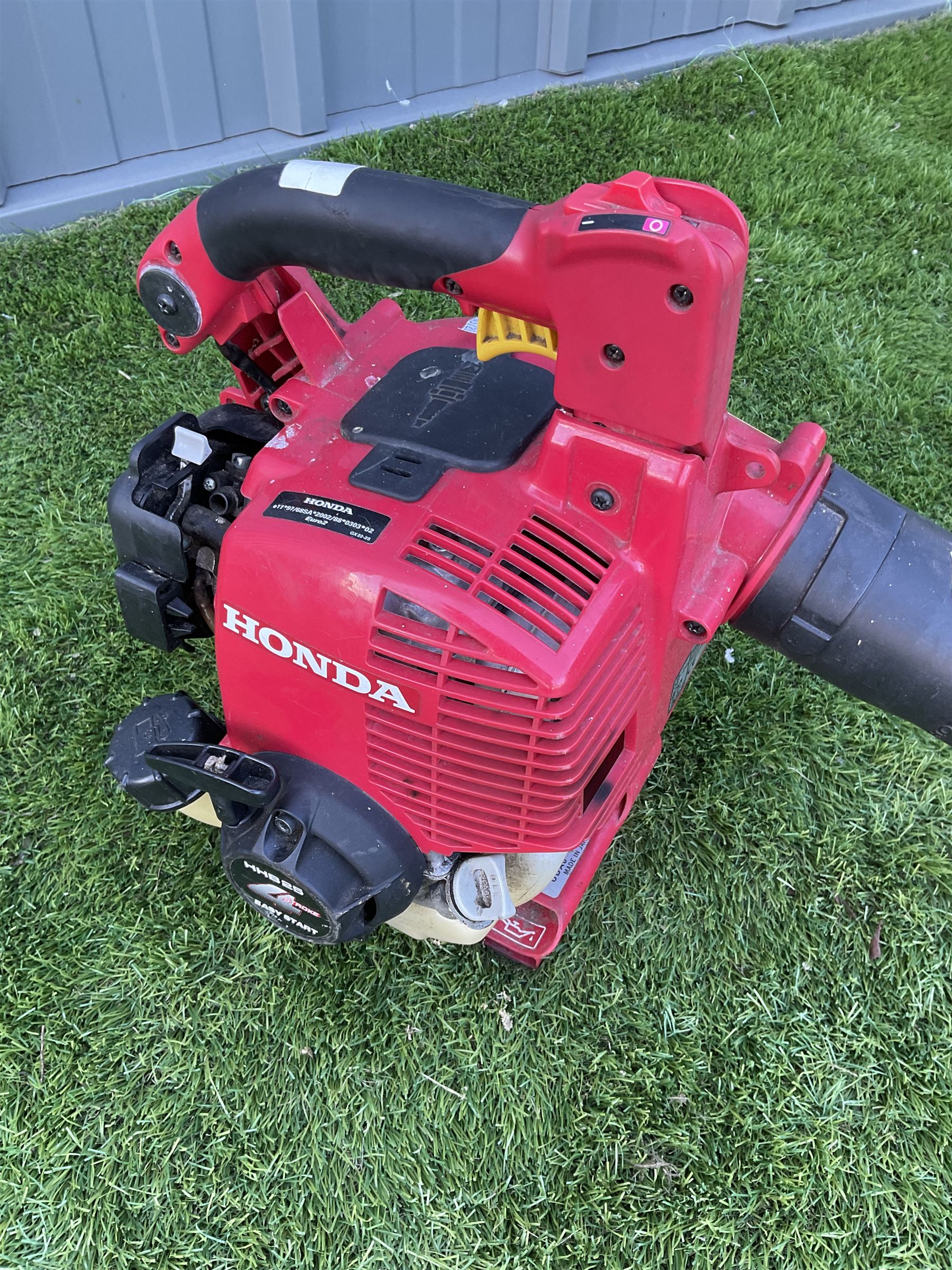 Honda HHB25 petrol leaf blower - THIS LOT IS TO BE COLLECTED BY APPOINTMENT FROM DUGGLEBY STORAGE, GREAT HILL, EASTFIELD, SCARBOROUGH, YO11 3TX