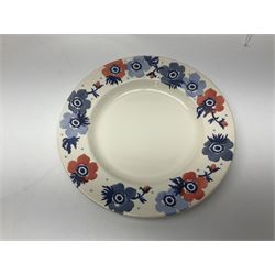 Emma Bridgewater ceramics, to include Christmas Joy Robin pattern meat platter, serving plate, bowl and two mugs, Anenome pattern jug, dinner plate, mug and three bowls, polka dot pasta bowl and two Wallflower pattern pasta bowls, largest D33.5cm