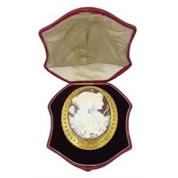 Victorian fine cameo brooch depicting Cupid and Psyche, in 18ct gold Etruscan Revival gold wirework mount, the reverse indistinctly signed Lamary, in original fitted silk and velvet lined case