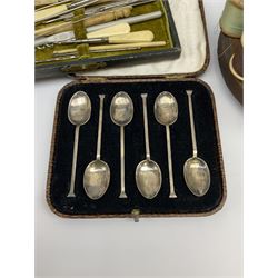 Set of six George V silver seal top tea spoons, hallmarked Sheffield 1924, by Cooper Brothers & Sons Ltd, in case, together with mahogany two tier bobbin stand, bone button hooks and other needlework accessories