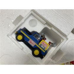 Britains - Circus Street Parade diorama with Circus Professional Vehicle no.08673; in original box 
