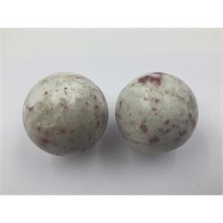 Pair of cinnabar spheres, D6cm 