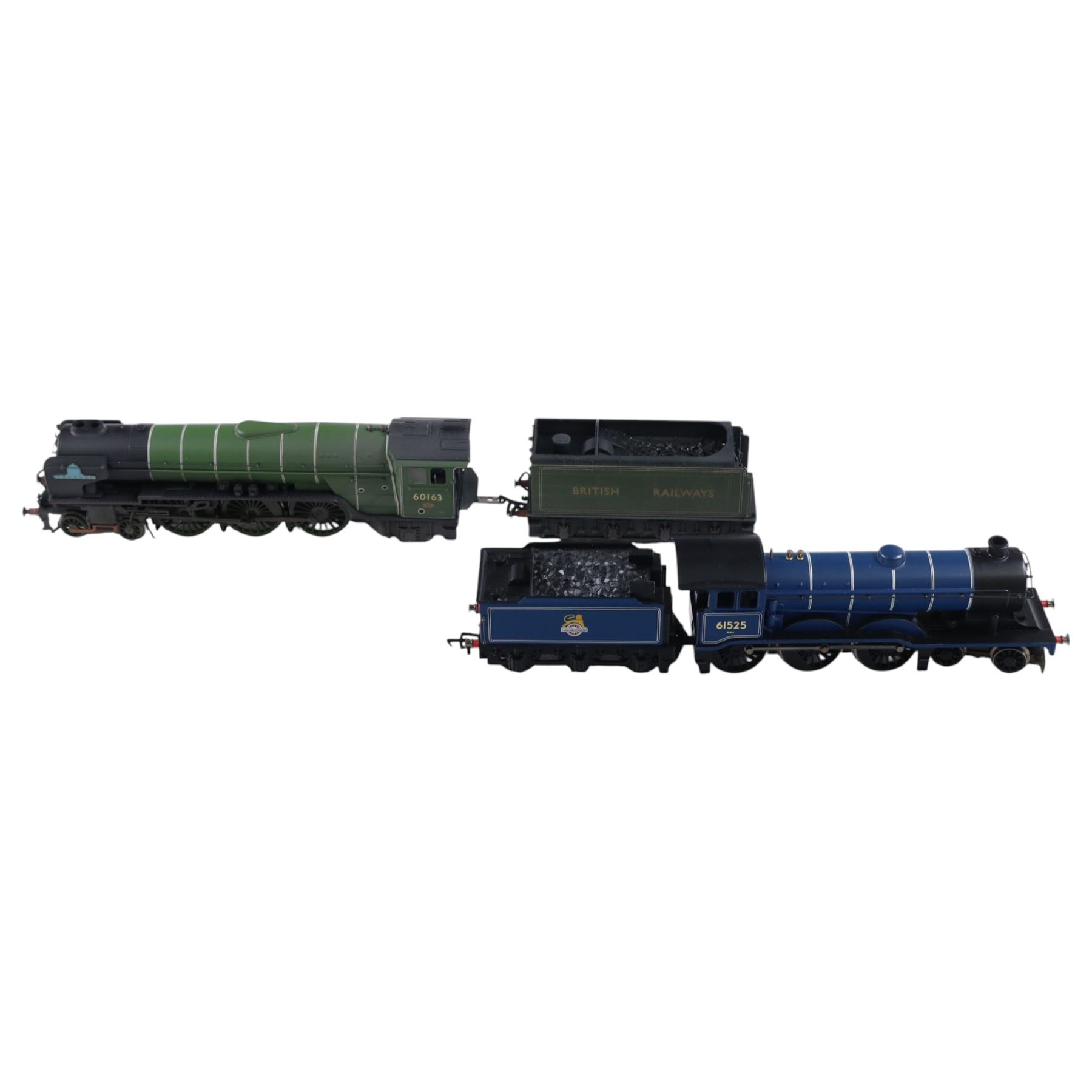 Three boxed 00 gauge Hornby locomotives, two unboxed 00 gauge locomotives, including Bachmann Class A1 Tornado, two Hornby composite coaches, Hornby breakdown crane and an empty Bachmann presentation box