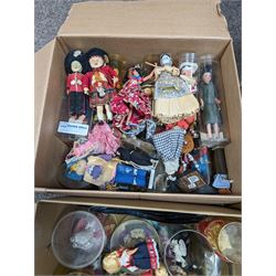 Franklin Heirloom doll, Cinderella, in wooden display case, together with a collection of 'Dolls of the World' and similar