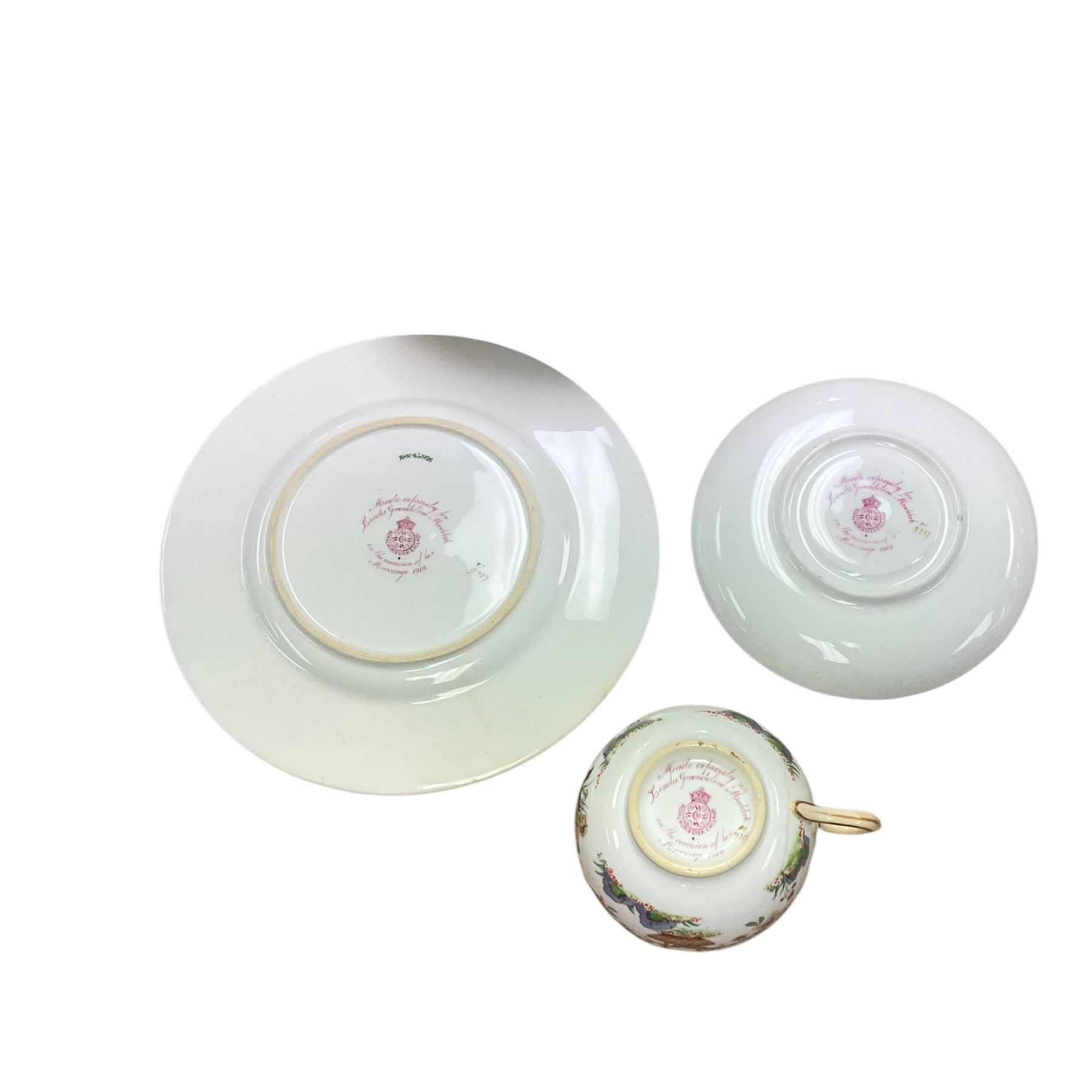 Royal Worcester Pekin pattern part tea service, comprising five cups, seven saucers and five plates 