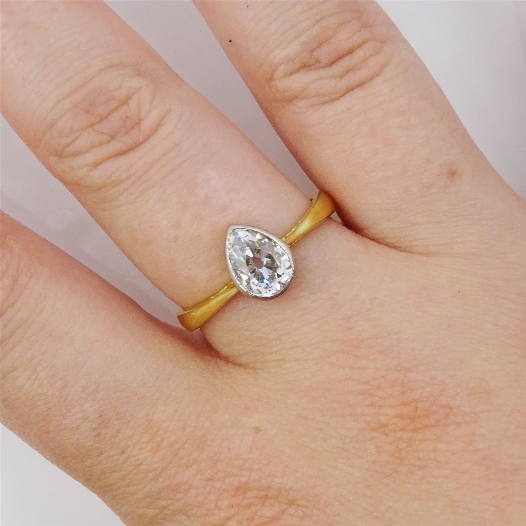 18ct gold single stone old pear cut diamond ring, Birmingham 2004, diamond approx 1.15 carat