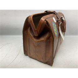 Leather gladstone/ doctors bag, H27cm
