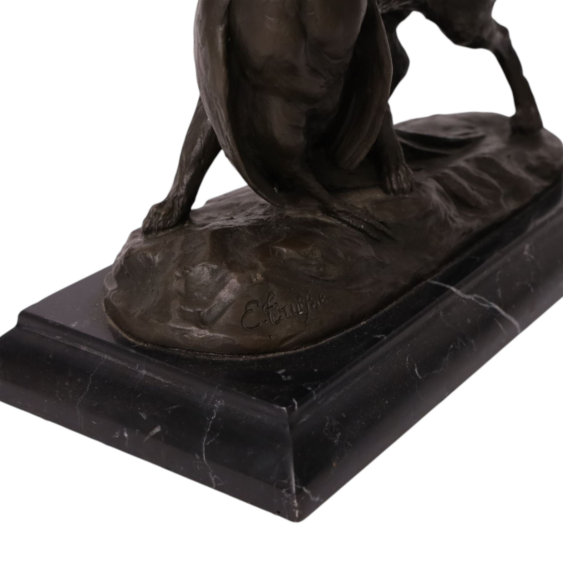 Composite figure of a fox with a pheasant in his mouth, upon a stepped marble base, H23cm, L28cm