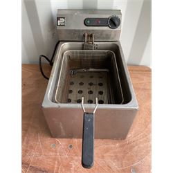 “Parry” Single pan electric fryer - THIS LOT IS TO BE COLLECTED BY APPOINTMENT FROM DUGGLEBY STORAGE, GREAT HILL, EASTFIELD, SCARBOROUGH, YO11 3TX