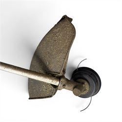 Honda - UMK435E garden strimmer